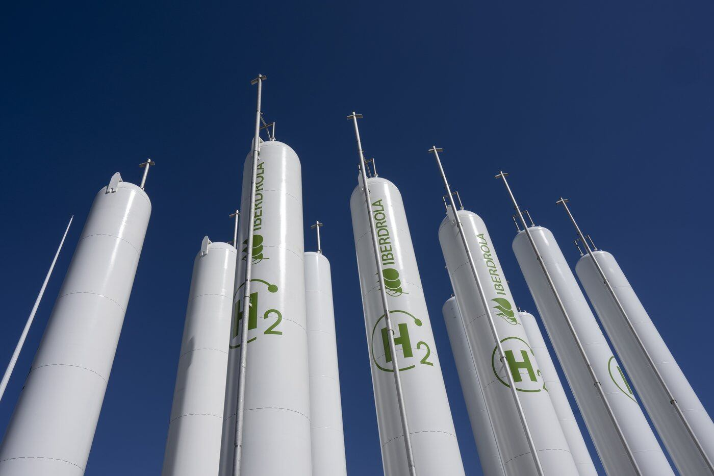 Hydrogen storage tanks in the BNN Bloomberg preview for The hydrogen economy in Canada